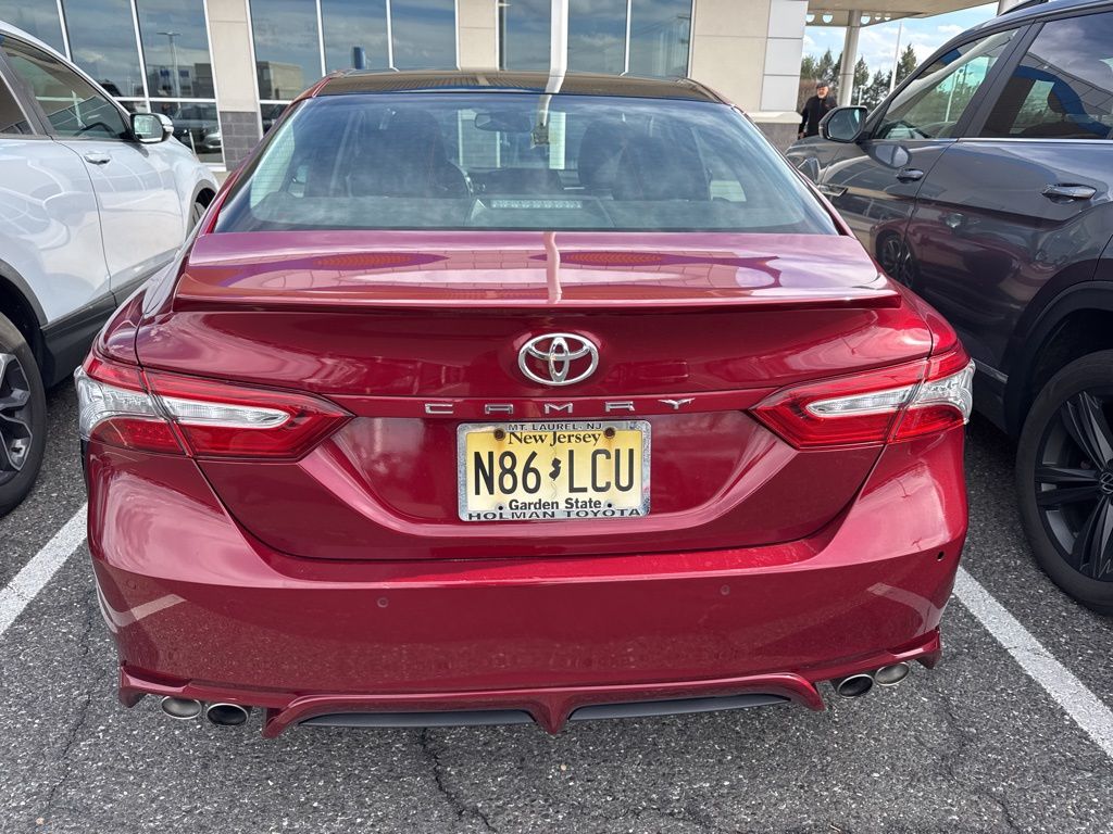 2018 Toyota Camry XSE 3