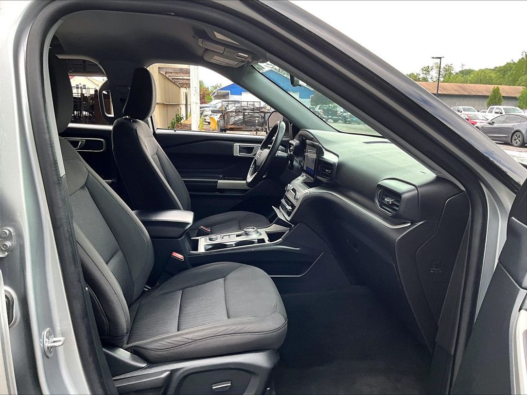 2022 Ford Explorer — photo 14