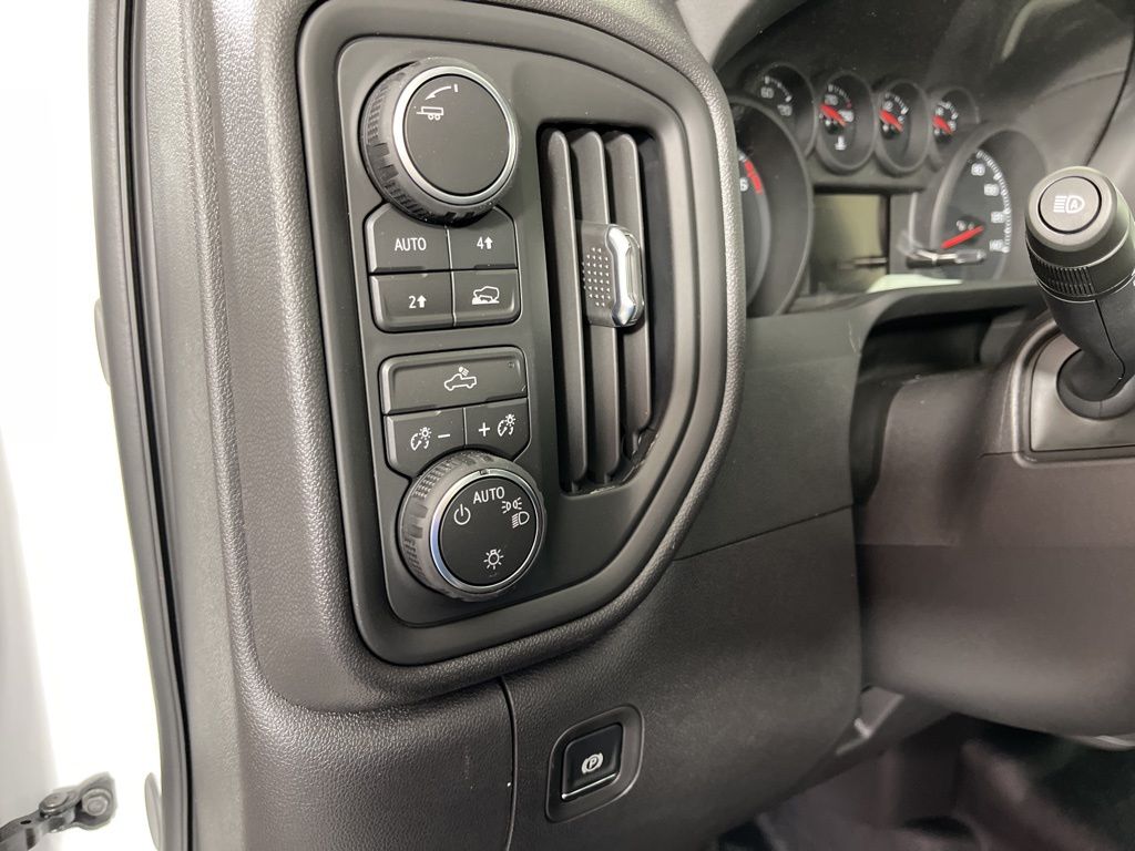 Thumbnail: 2026 Chevrolet Silverado 1500 - 25