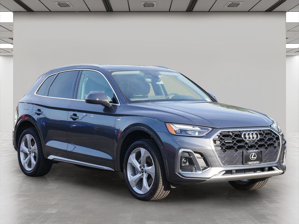 Daytona Gray Pearl Effect 2025 Audi Q5 SUV / Crossover All-Wheel Drive 7-Speed Automatic