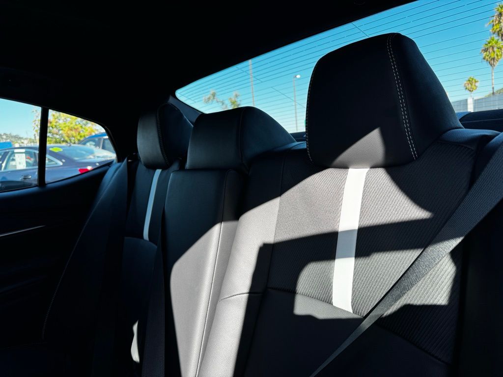 2025 Toyota Camry SE photo 17