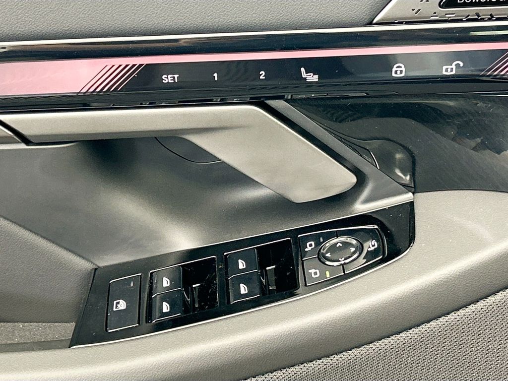 Thumbnail: 2026 BMW i5 - 22