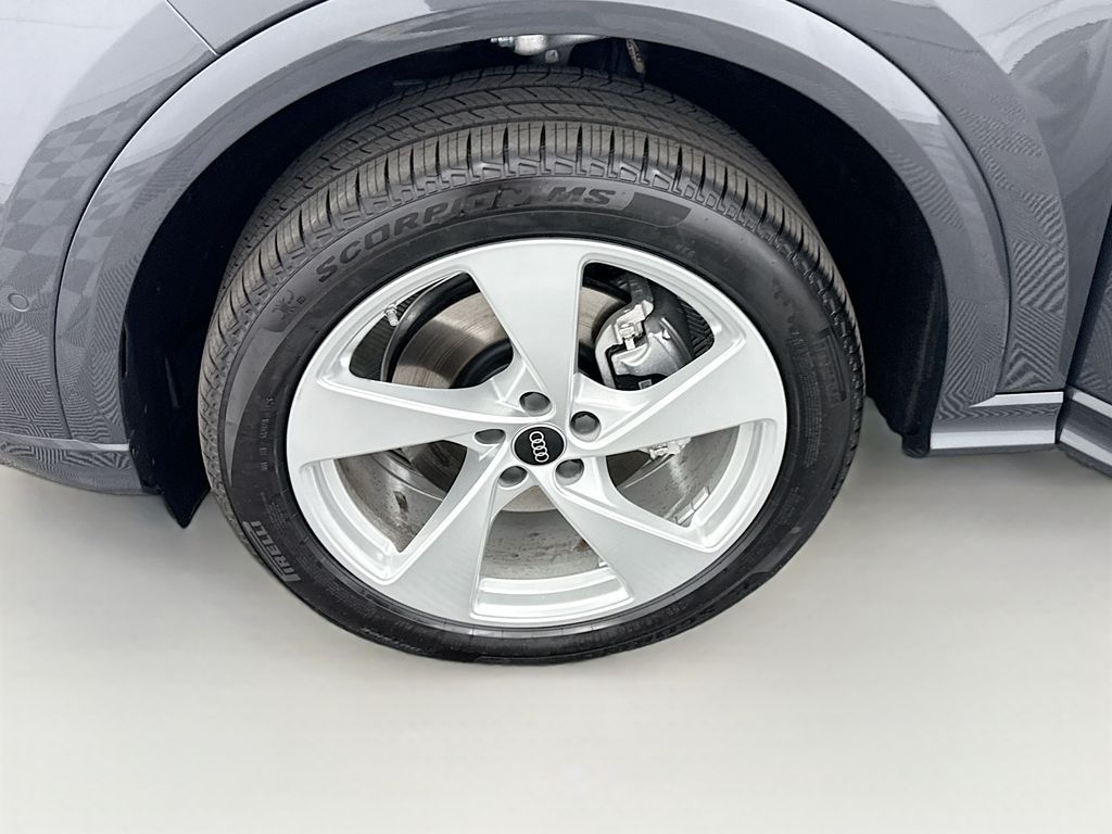 Thumbnail: 2025 Audi Q5 - 29