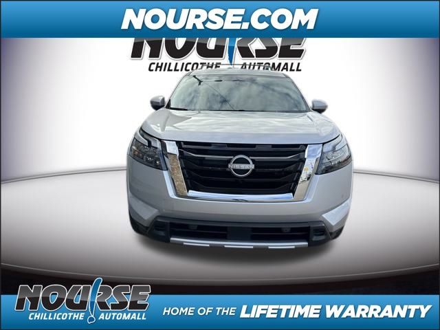 2025 Nissan Pathfinder SL photo