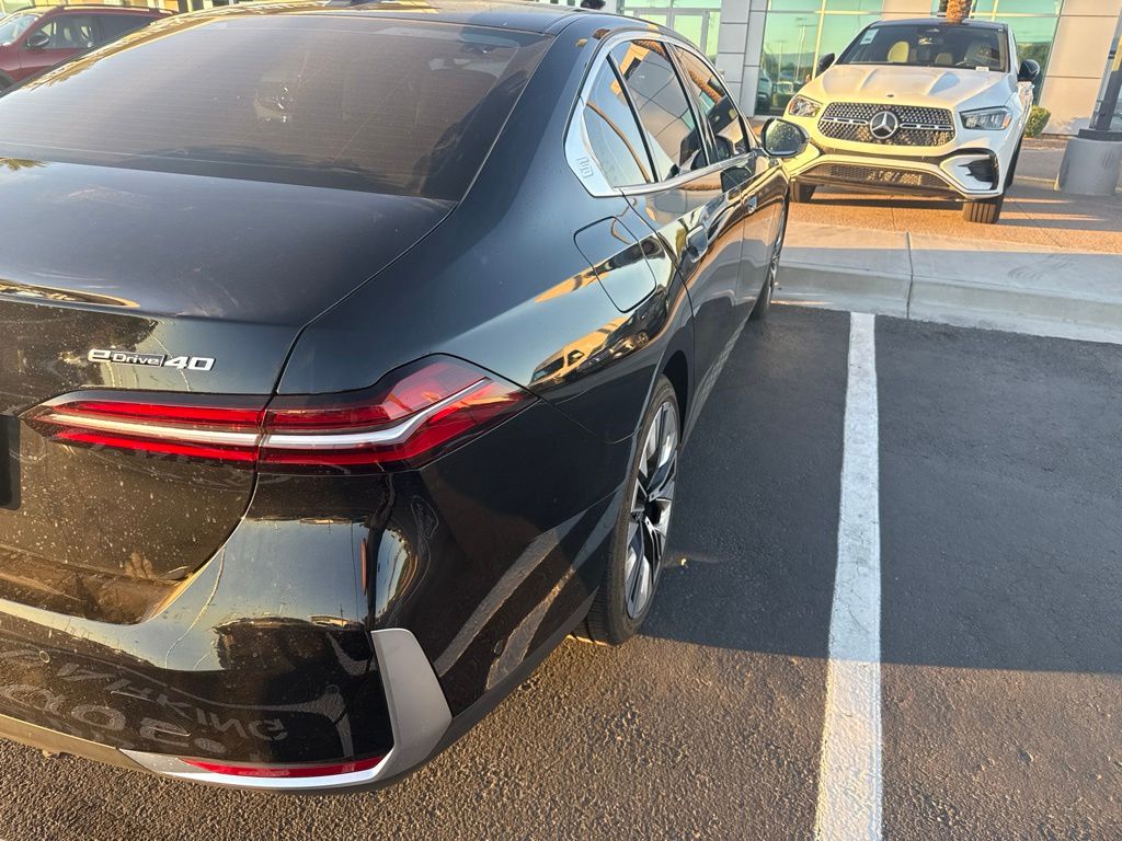 Thumbnail: 2025 BMW i5 - 4