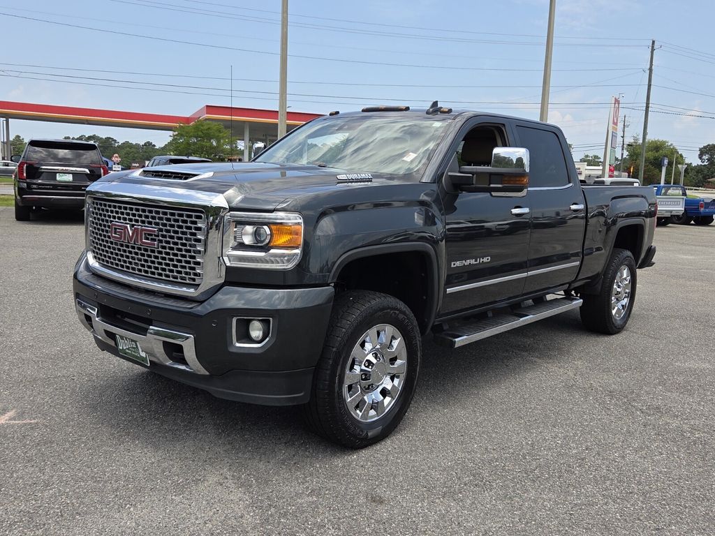 2017 GMC Sierra 2500HD Denali Crew Cab SB 4WD
