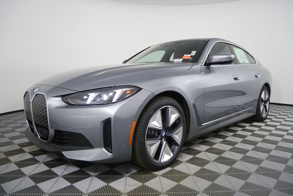 Thumbnail: 2026 BMW i4 - 7