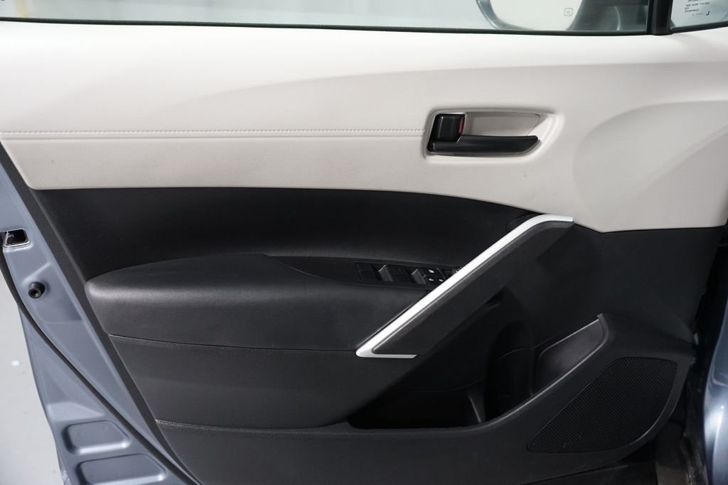 Thumbnail: 2025 Toyota Corolla Cross - 27