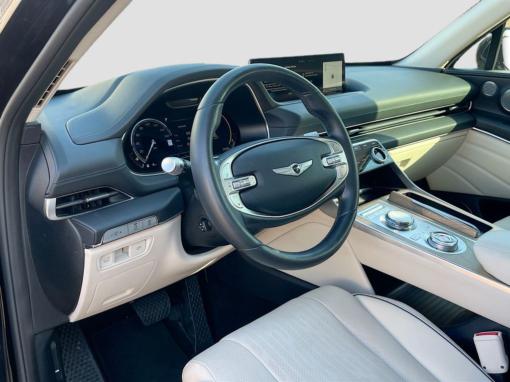 Used 2023 Black Genesis 2.5T image 9