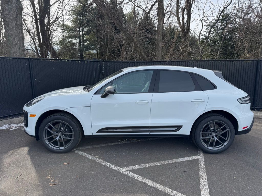 2025 Porsche Macan  2