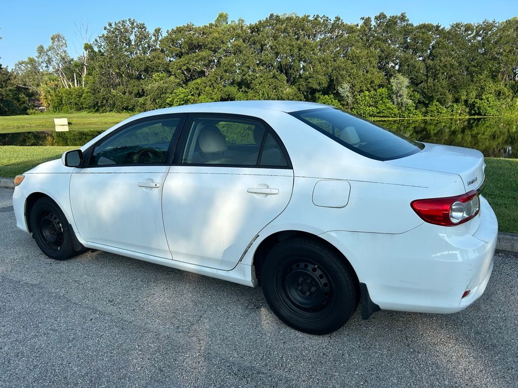 Thumbnail: 2011 Toyota Corolla - 3