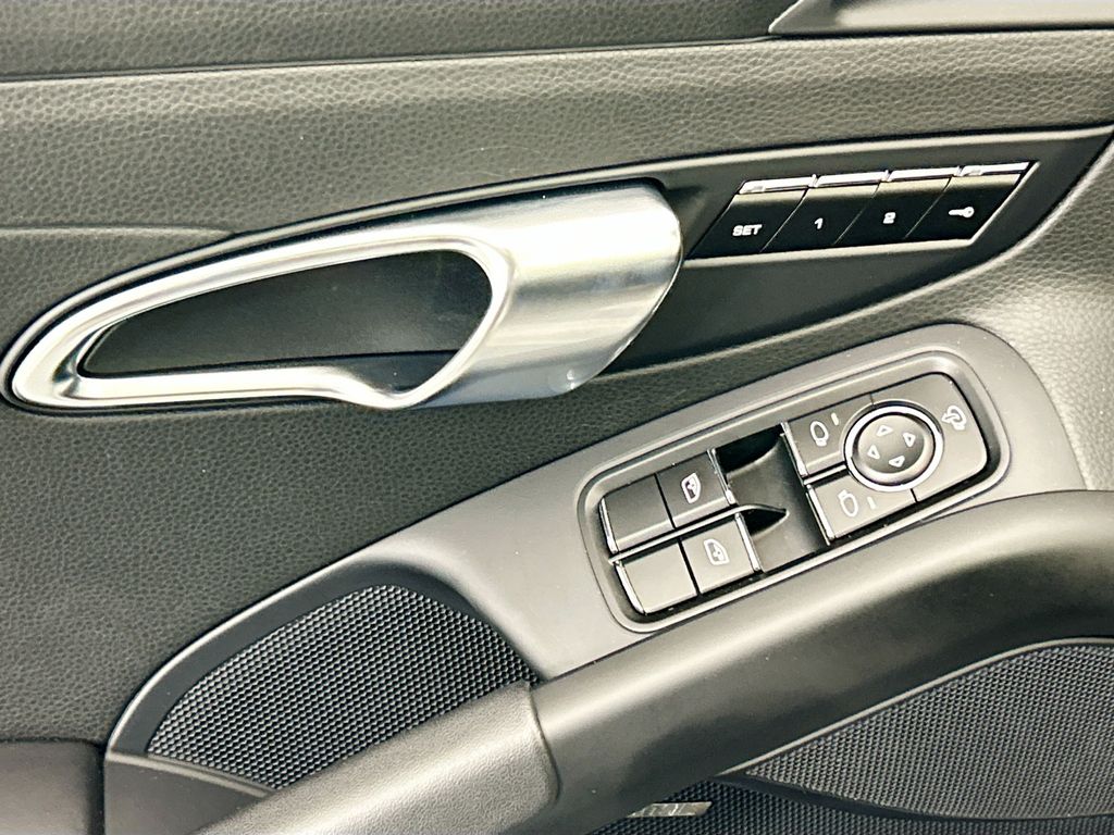 Thumbnail: 2024 Porsche 718 Boxster - 27