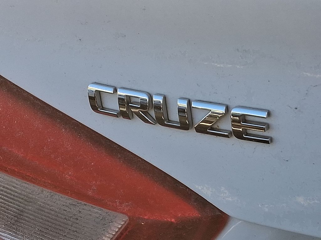 Thumbnail: 2017 Chevrolet Cruze - 30
