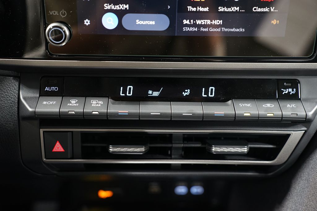 2025 Toyota Camry LE 20