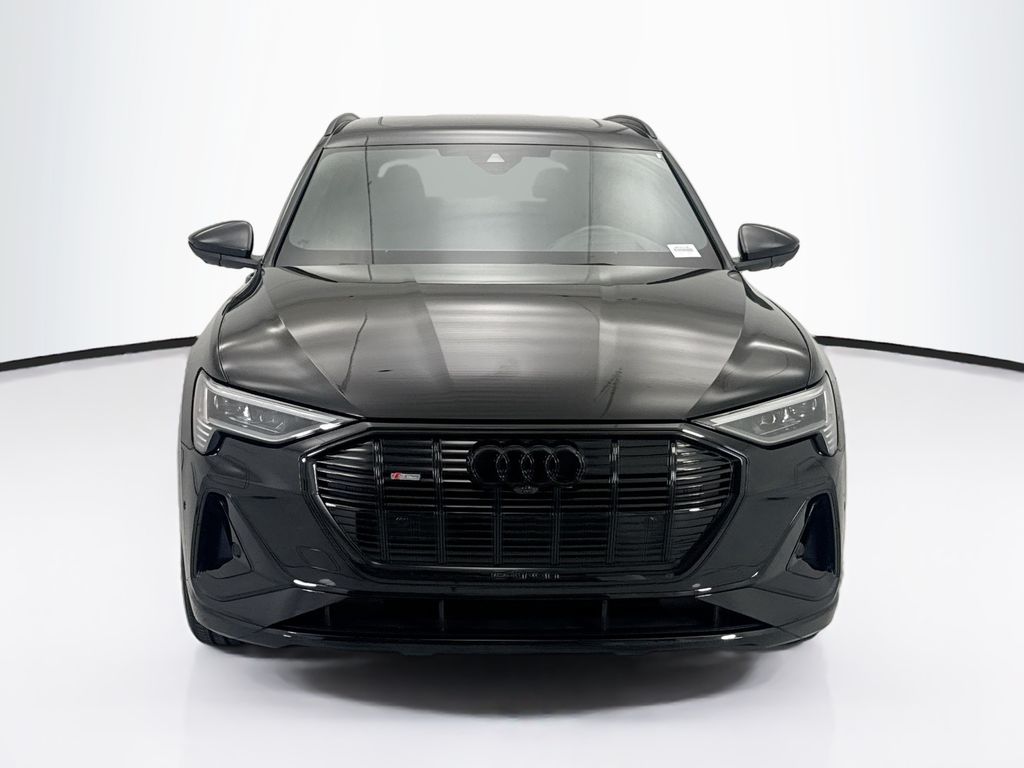 Thumbnail: 2023 Audi e-tron - 2