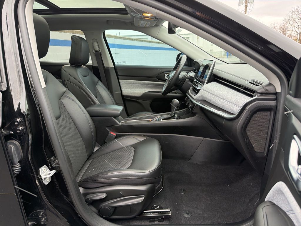 Thumbnail: 2022 Jeep Compass - 26