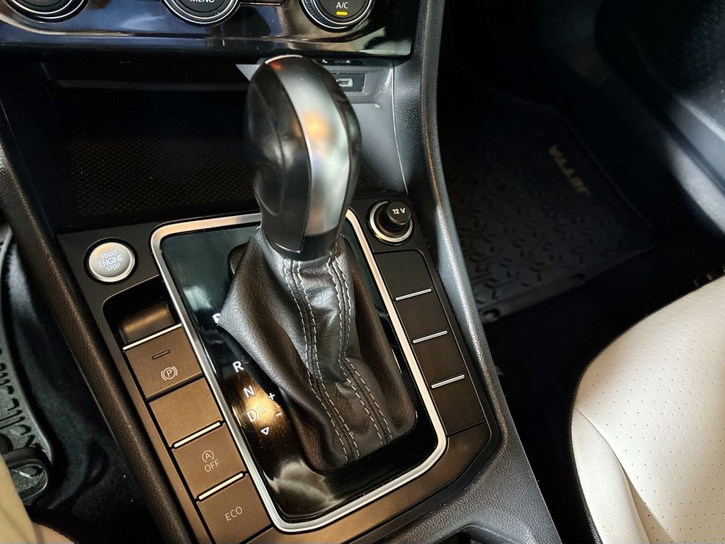 2020 Volkswagen Jetta R-Line