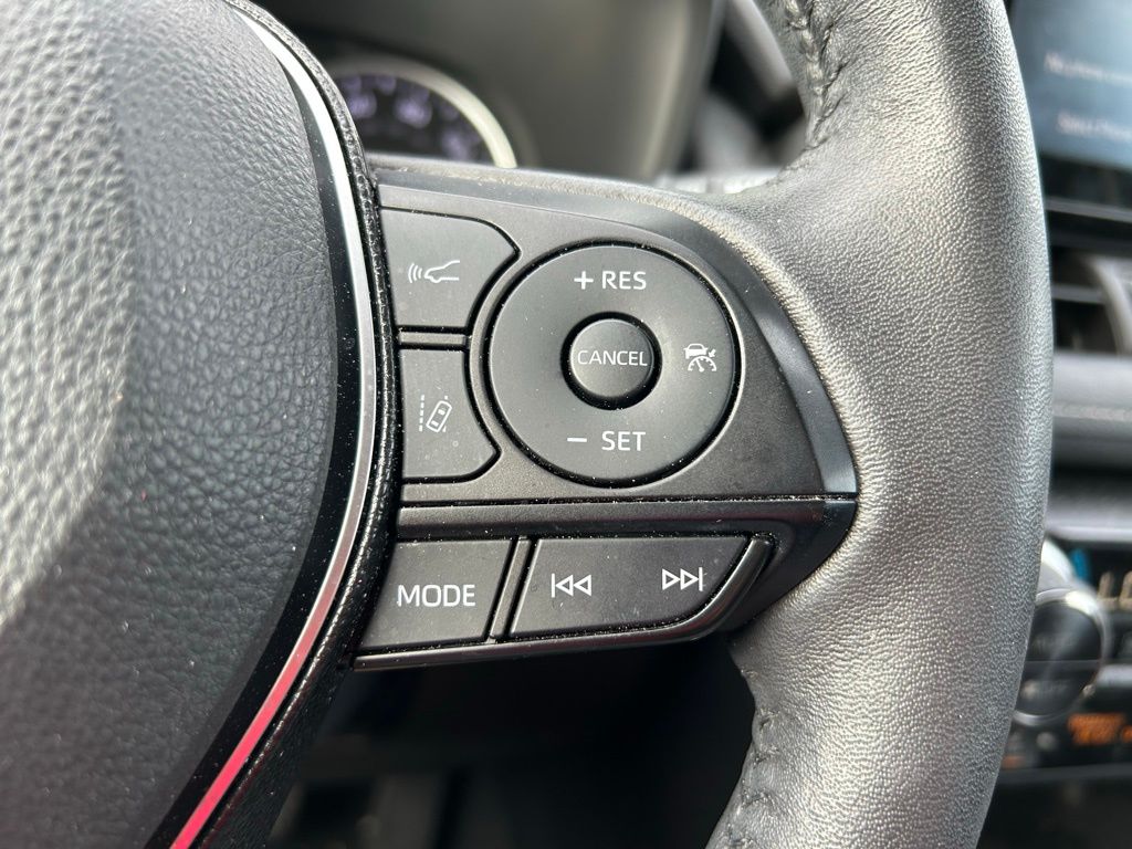 Thumbnail: 2021 Toyota RAV4 - 20