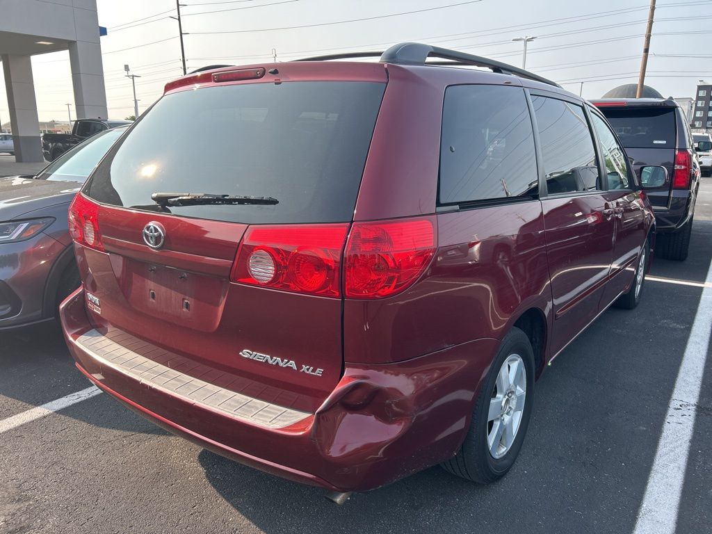 2007 Toyota Sienna XLE 3