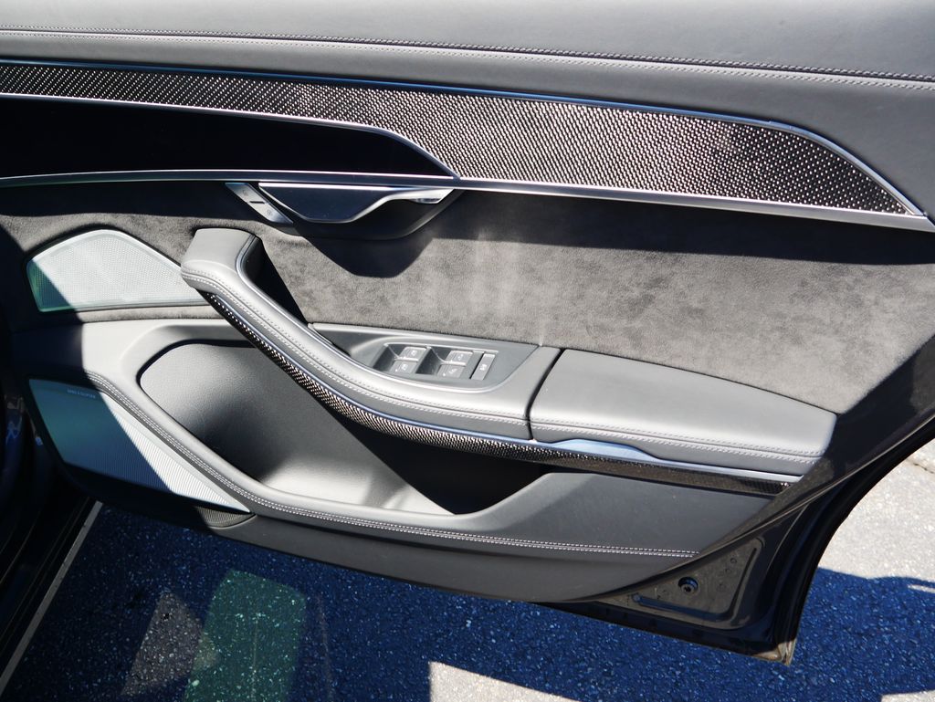 Thumbnail: 2020 Audi S8 - 26