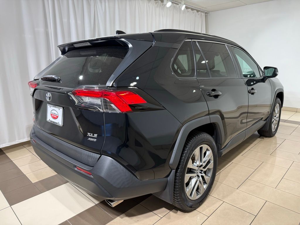 Thumbnail: 2019 Toyota RAV4 - 5
