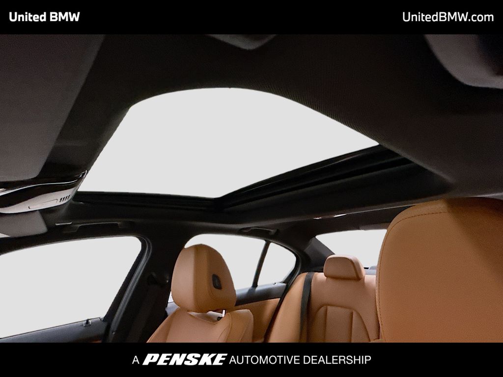 Thumbnail: 2025 BMW 3 Series - 12