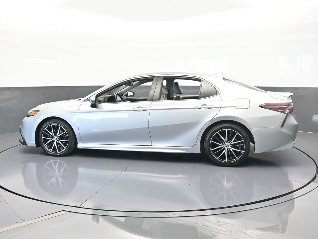 Used 2021 Celestial Silver Metallic Toyota SE image 3