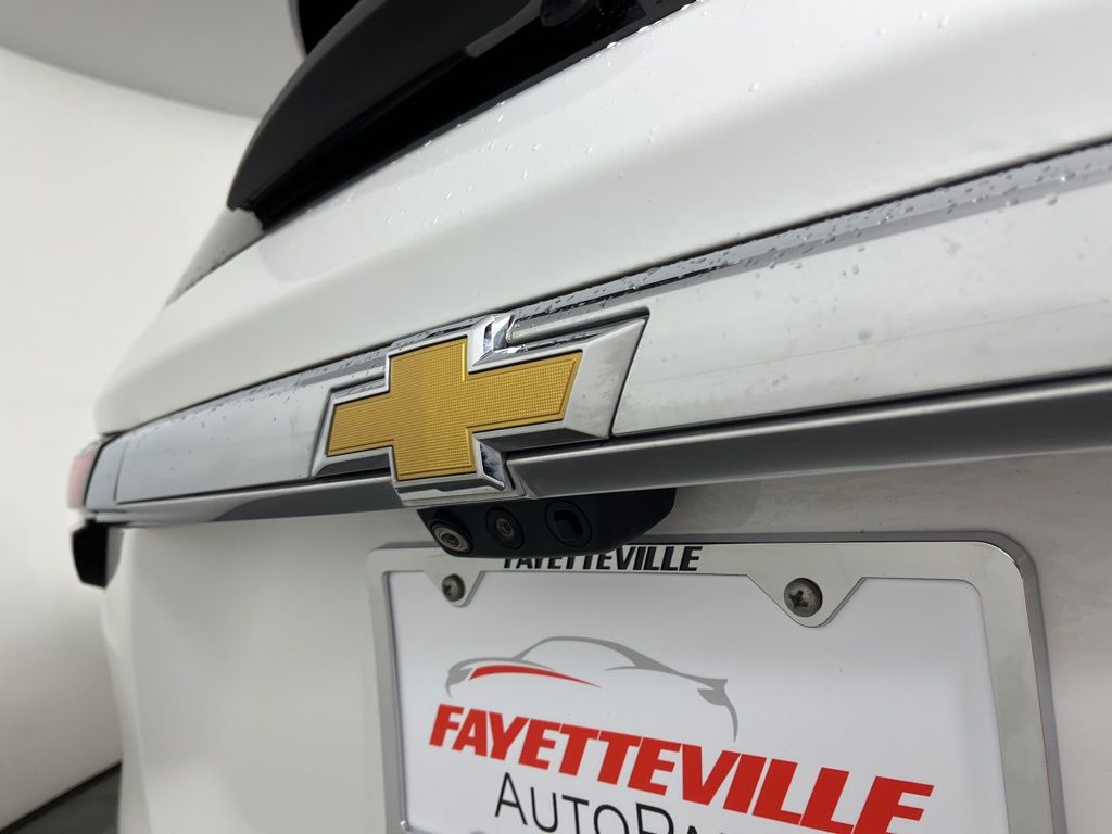 Thumbnail: 2023 Chevrolet Traverse - 14