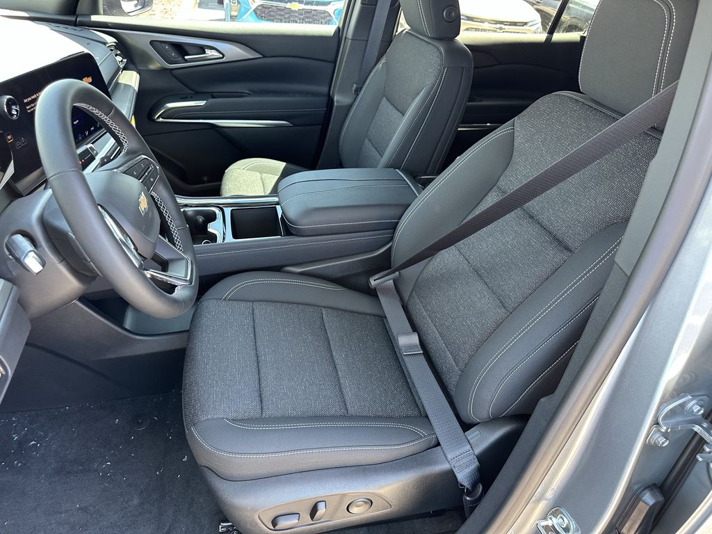 new 2026 Chevrolet Traverse car, priced at $38,295