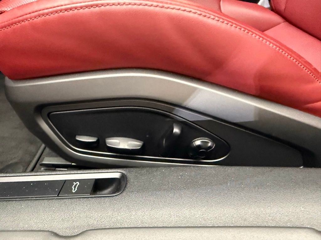 Thumbnail: 2021 Porsche 911 - 24