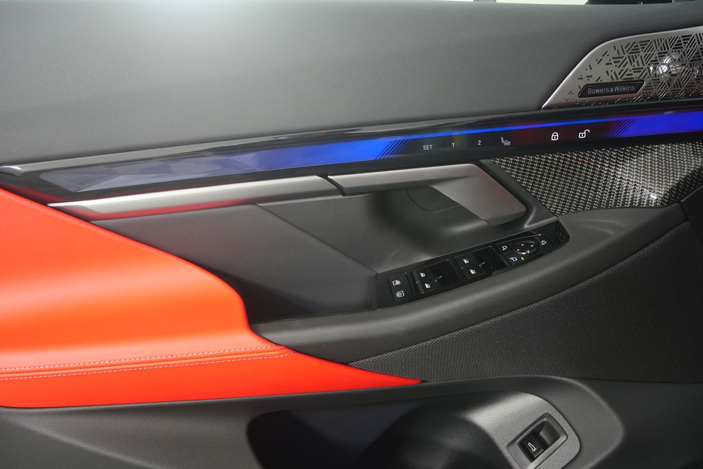 Thumbnail: 2026 BMW M5 - 10