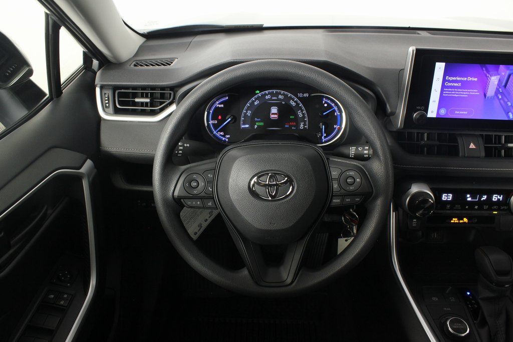 2025 Toyota RAV4 LE 3