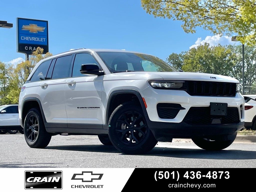 Bright White Clearcoat 2025 Jeep Grand Cherokee SUV / Crossover Four-Wheel Drive 8-Speed Automatic