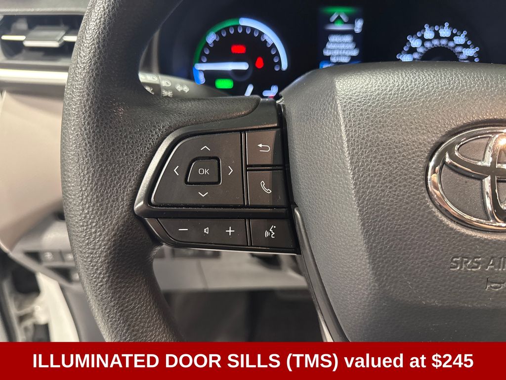 2022 Toyota Sienna LE - Image 3