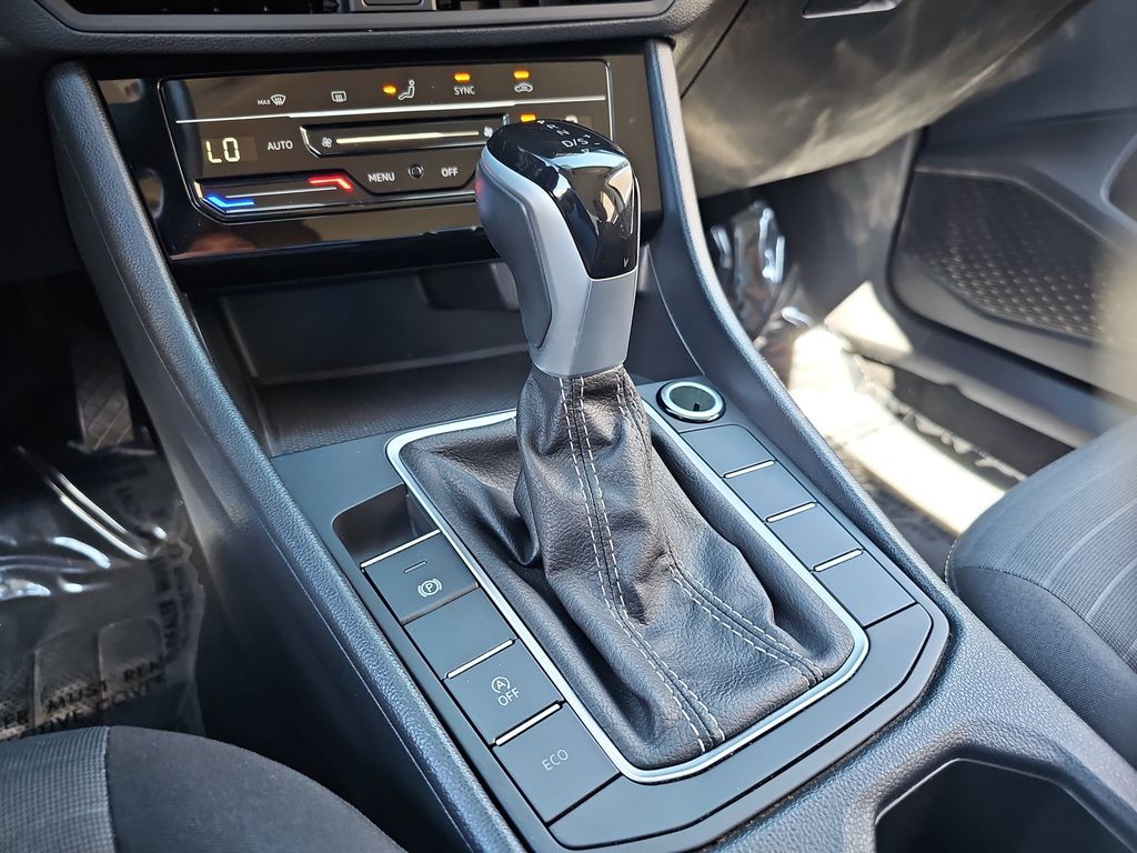 Used 2025 Volkswagen Jetta Sedan