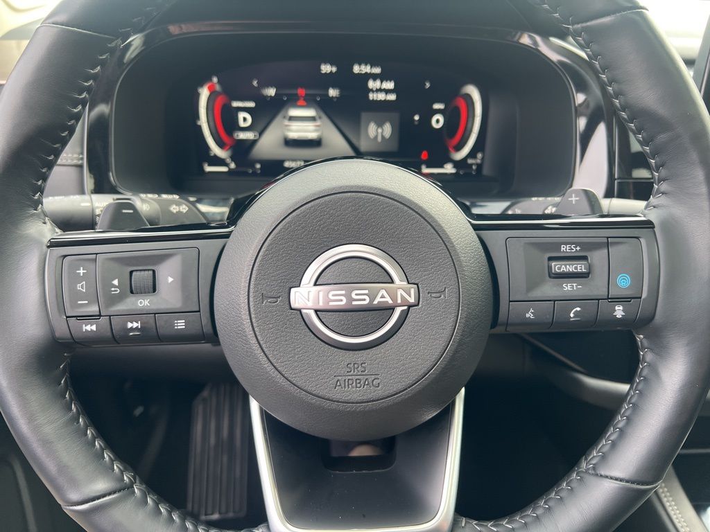 2023 Nissan Pathfinder Platinum photo