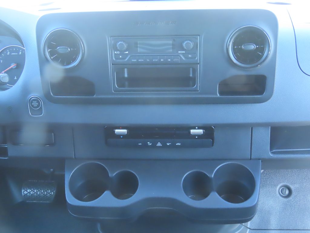 Thumbnail: 2025 Mercedes-Benz Sprinter - 15