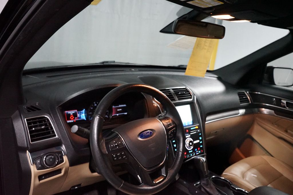 Thumbnail: 2017 Ford Explorer - 6