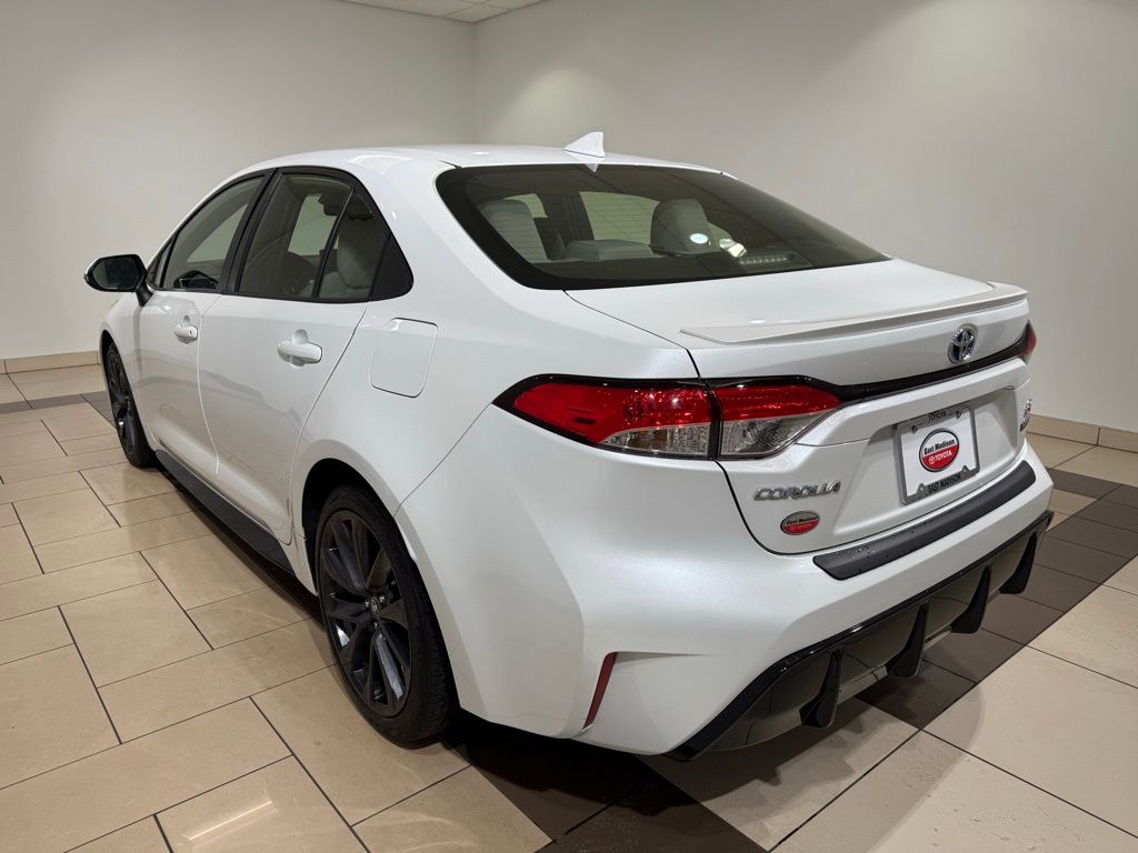 Thumbnail: 2024 Toyota Corolla - 3