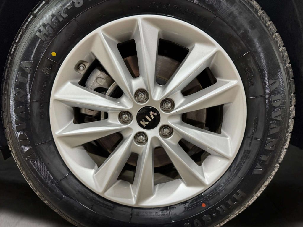 Used 2019 Titanium Silver Kia LX image 33