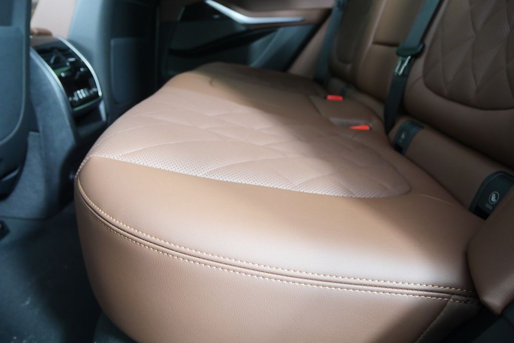 Thumbnail: 2026 BMW X5 - 15