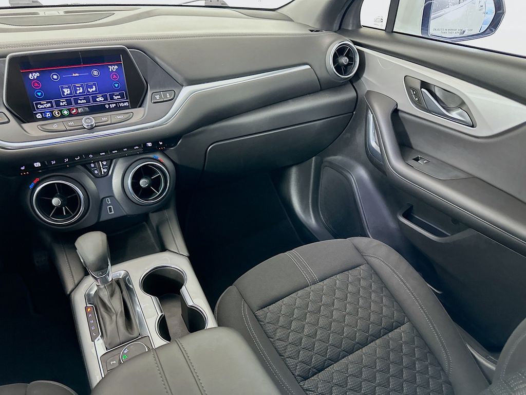 Thumbnail: 2022 Chevrolet Blazer - 22