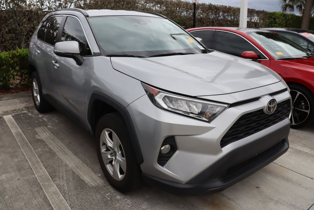 2021 Toyota RAV4 XLE 6