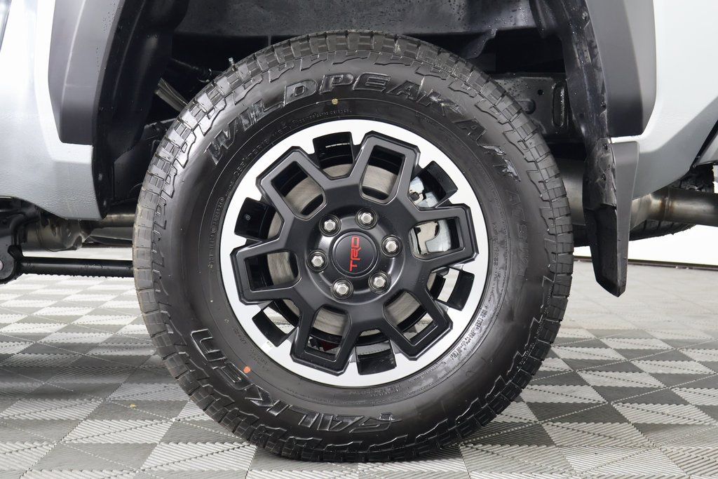 2025 Toyota Tacoma TRD Off-Road 10