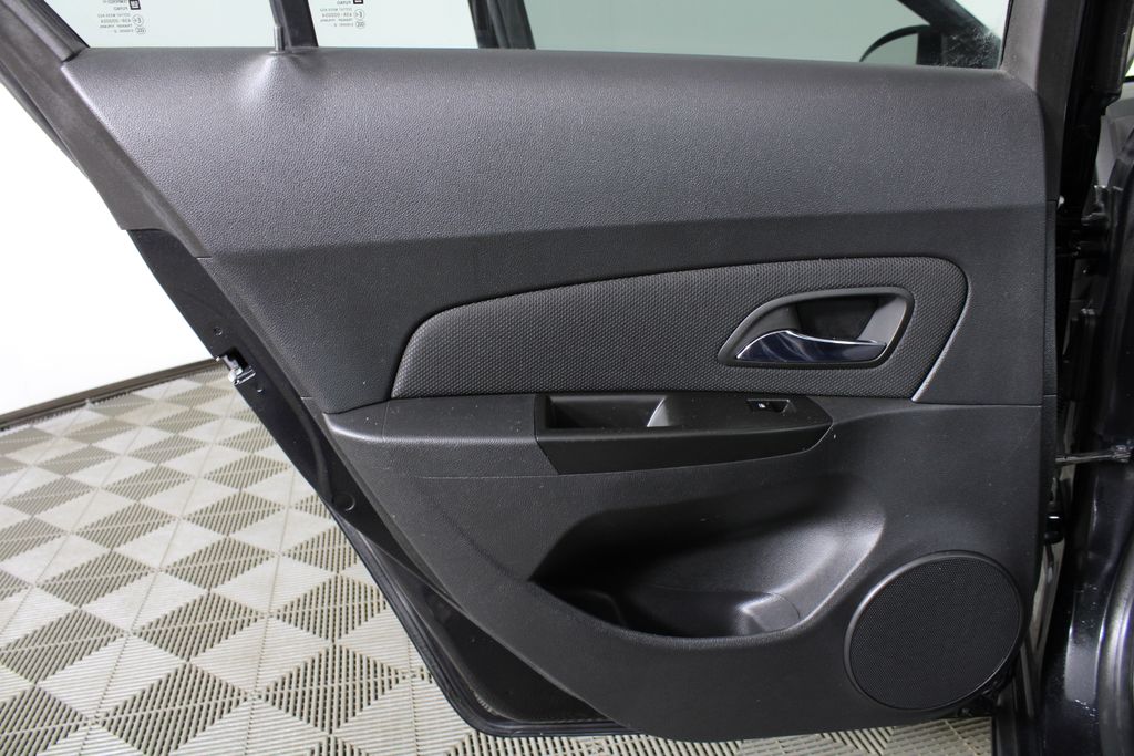 Used 2013 Chevrolet Cruze for sale in 
