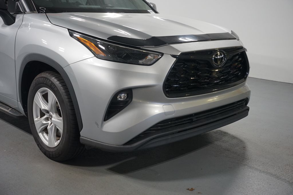 Thumbnail: 2023 Toyota Highlander - 4
