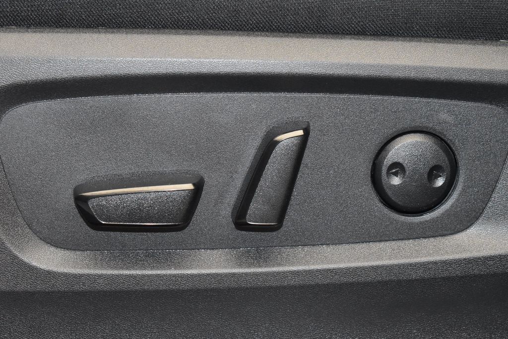 Thumbnail: 2025 Nissan Pathfinder - 13