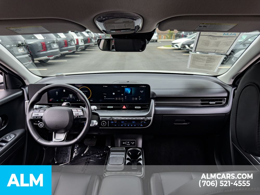 Used 2025 White Hyundai SEL image 16