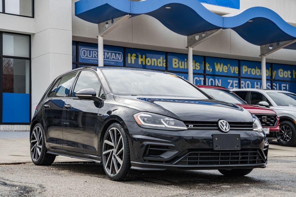 2018 Volkswagen Golf R 4-Door AWD
