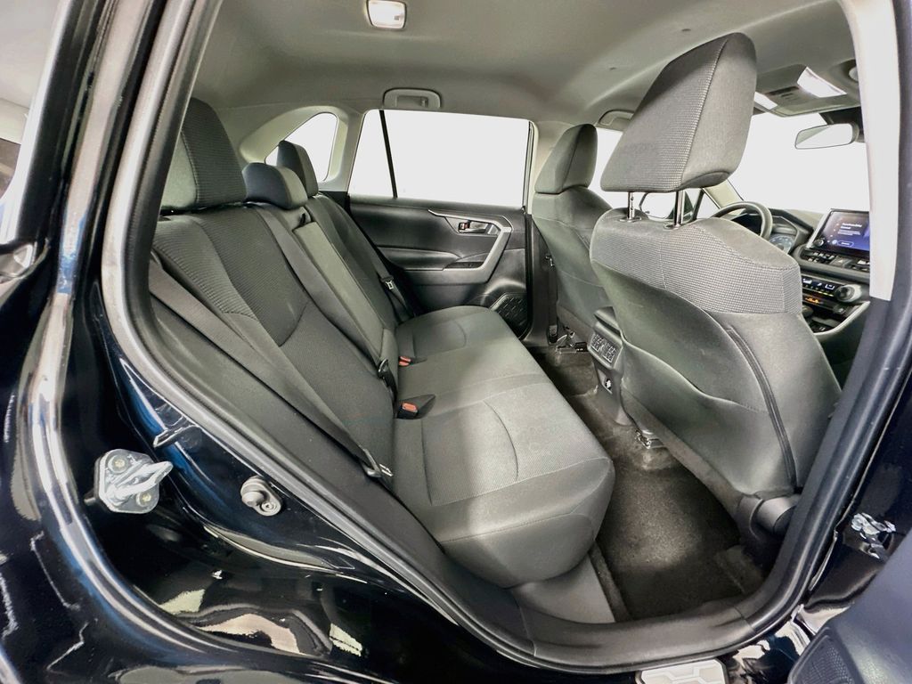 Thumbnail: 2025 Toyota RAV4 - 27